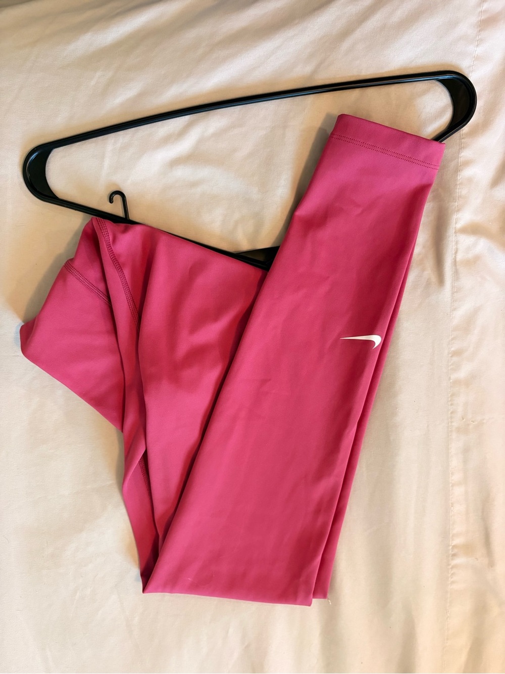 Nike Hot Pink Girls' Performance Leggings